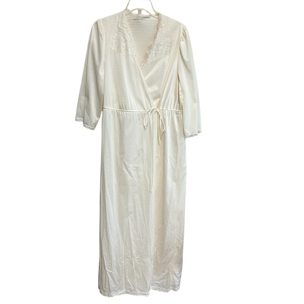 VTG JC Penny’s 2pc peignoir set nightgown robe Size Medium off white long nylon